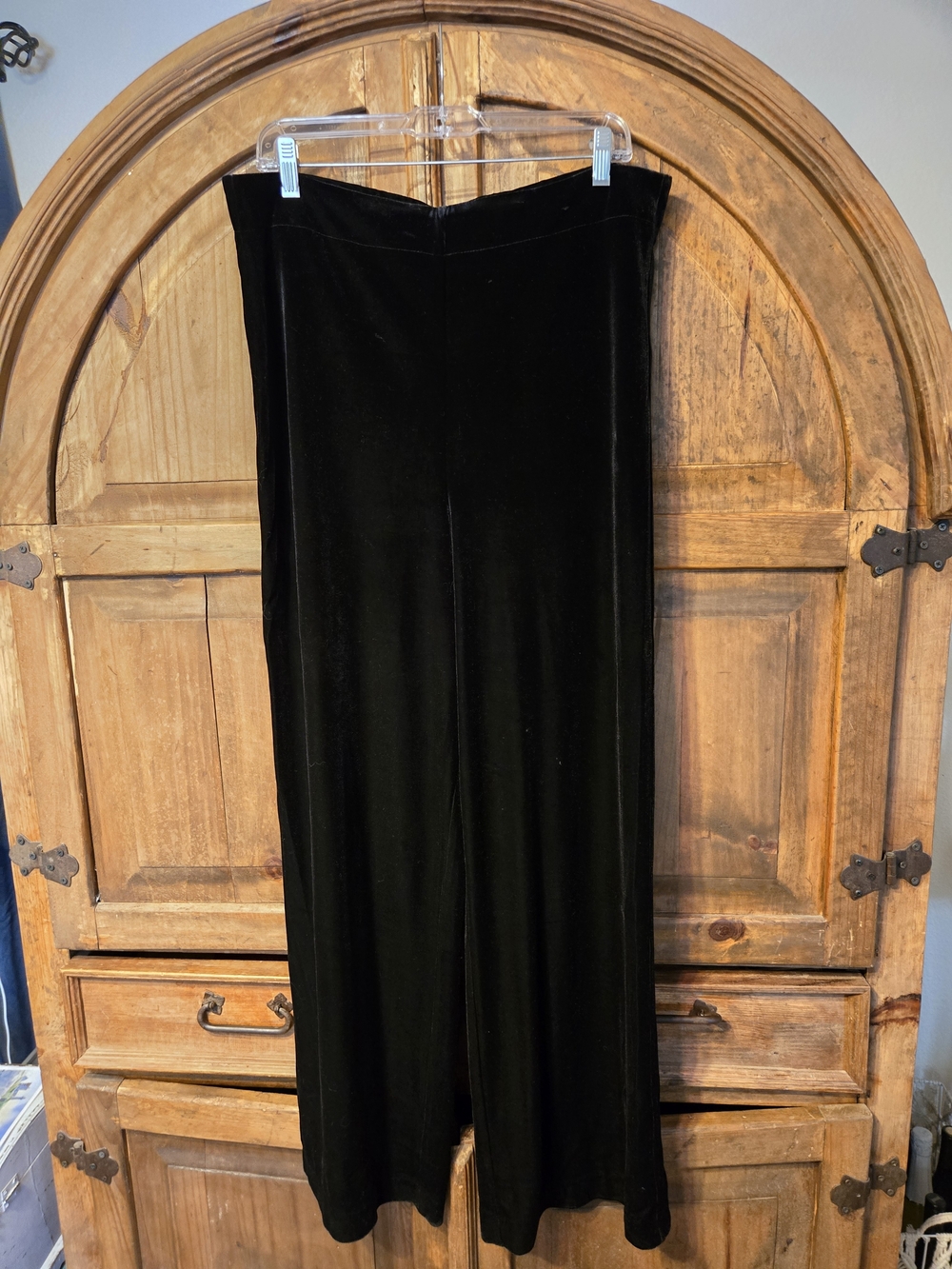 Karen Kane Black Wide Leg Velvet Pants